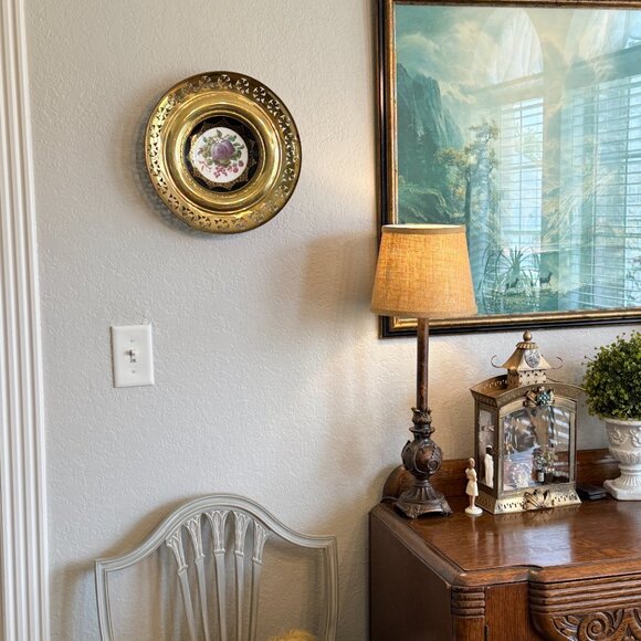 Vintage pair of Regency Bone China/Brass wall plates made in England - Picture 4 of 15